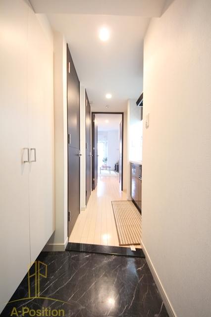 玄関　アーデンタワー西本町