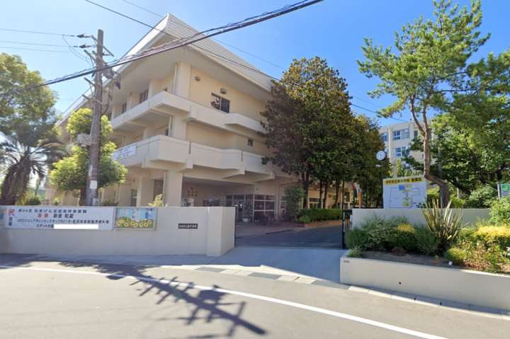 中学校　伊丹市立中学校南中学校（中学校）まで610m