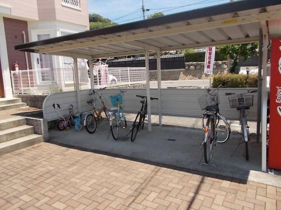 駐車場　駐輪場