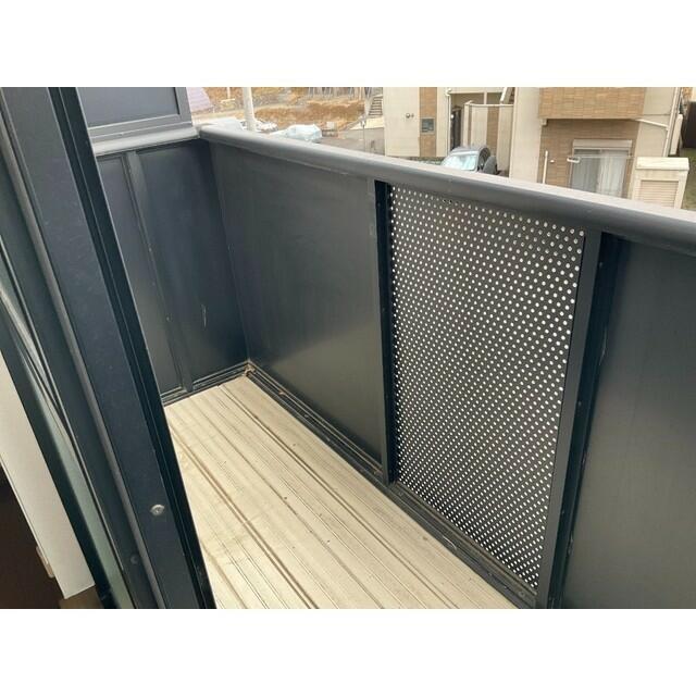 バルコニー　陽当たり良好なバルコニーです