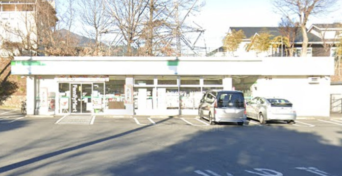 コンビニ　ファミリーマート 秦野中央店（コンビニ）まで2660m