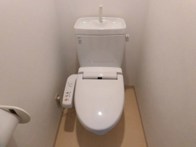 トイレ　清潔感のあるトイレです