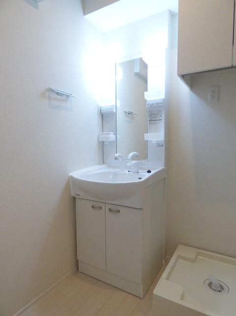 洗面設備　身支度に欠かせない独立洗面台♪