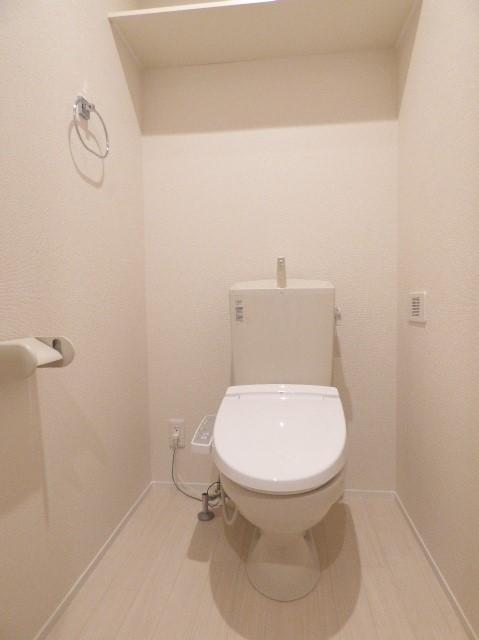 トイレ　嬉しい温水洗浄便座♪