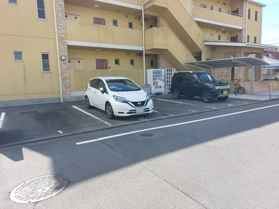 駐車場　駐車場