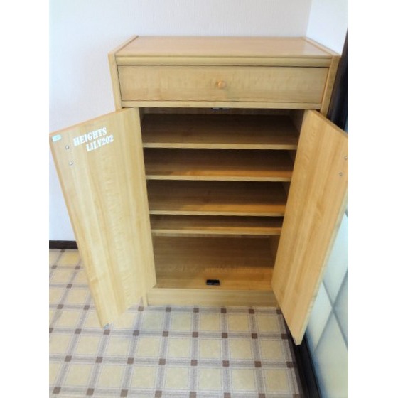 玄関　※写真は別の部屋のものです