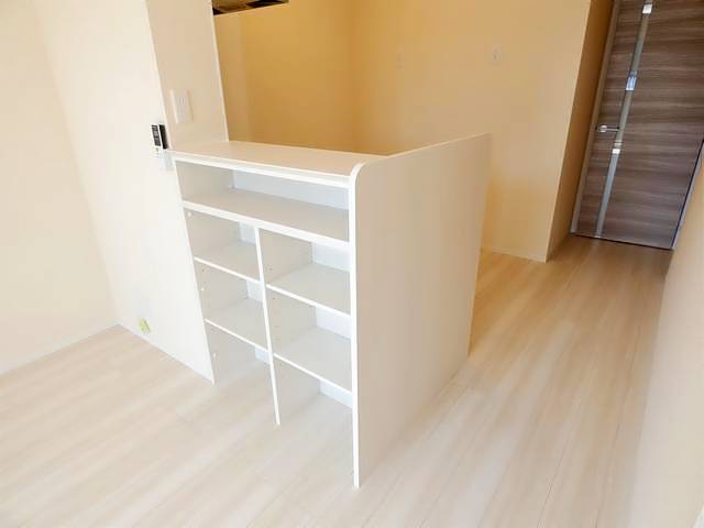 キッチン　キッチン背面の収納棚