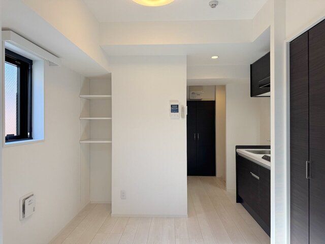 居室・リビング　エントランス