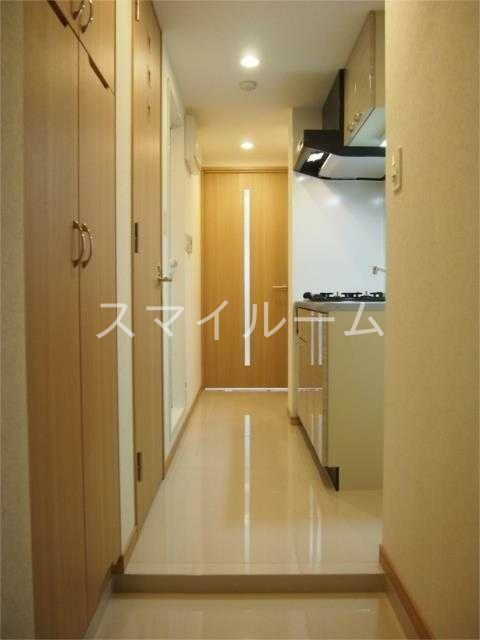 玄関　別部屋参考写真となります。