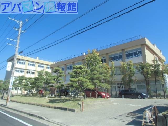 中学校　新潟市立上山中学校（中学校）まで486m