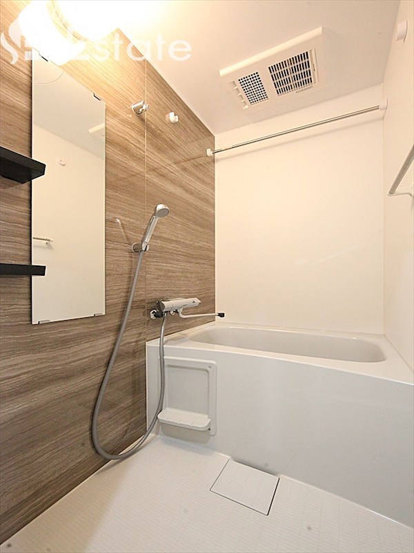 バス・シャワールーム　バスルーム