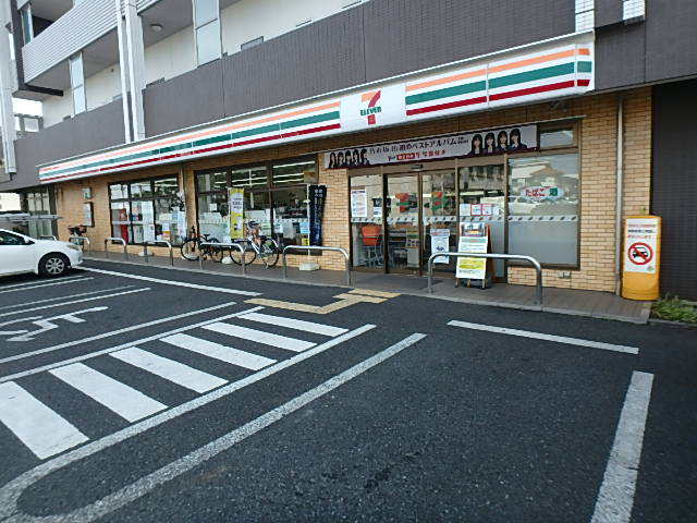 コンビニ　セブンイレブン（コンビニ）まで607m