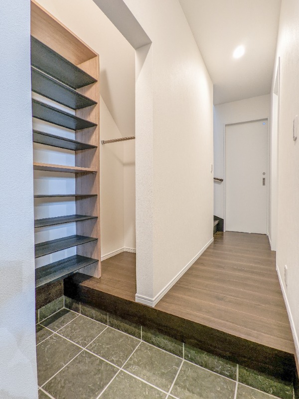 玄関　図面と現状に相違がある場合には現状を優先