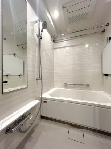 バス・シャワールーム　別部屋参考写真となります。