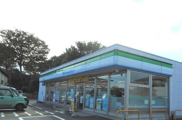 コンビニ　ファミリーマート狭山東三ツ木店（コンビニ）まで476m