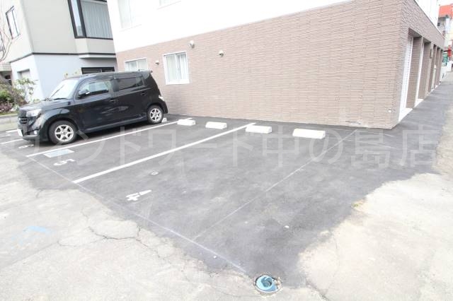 駐車場　詳細は、ウィンドワード中の島店までご相談下さい。