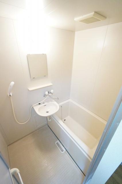 バス・シャワールーム　※同物件・同タイプの写真です。