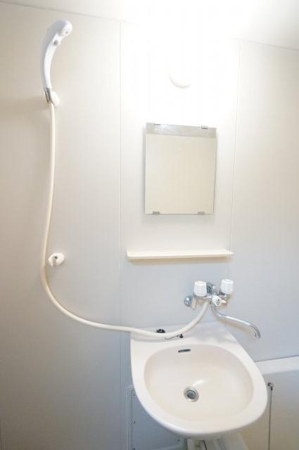 洗面設備　※同物件・同タイプの写真です。