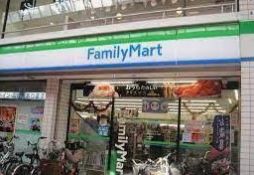 コンビニ　ファミリーマート新小岩ルミエール店（コンビニ）まで260m