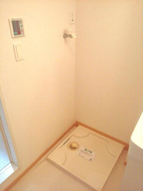 バルコニー　室内洗濯機置場