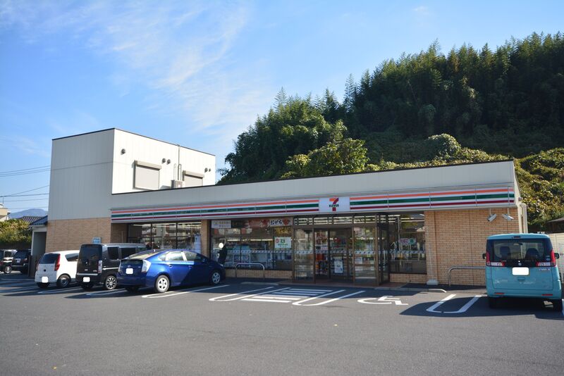 コンビニ　セブンイレブン田川伊田店（コンビニ）まで480m