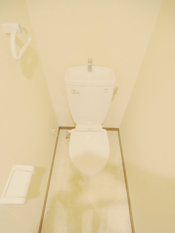 トイレ　※同じ間取りの別部屋のお写真です※