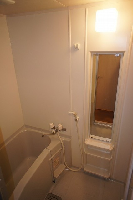 バス・シャワールーム　別号室イメージ