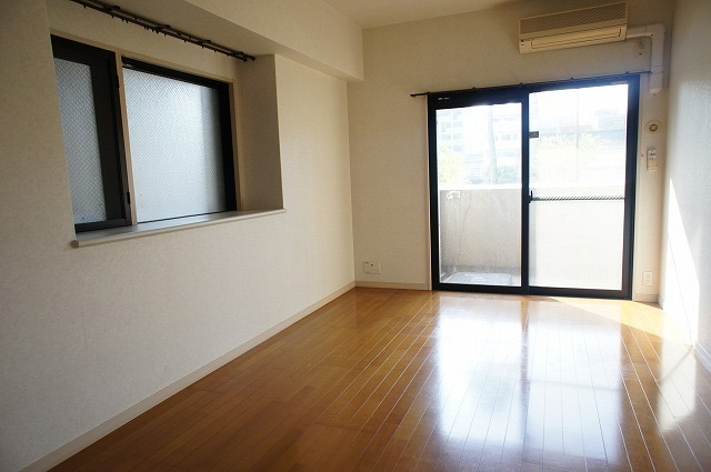 居室・リビング　別号室イメージ