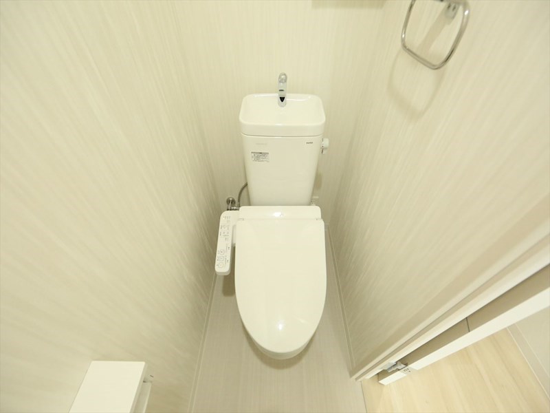 トイレ　温水洗浄暖房便座付トイレ