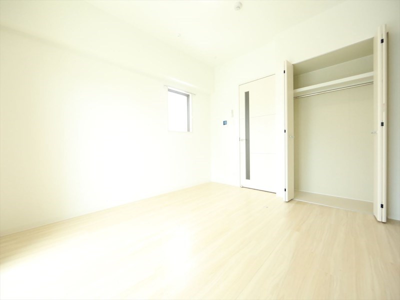 居室・リビング　洋室7.3帖　クローゼット付（収納充実してます）