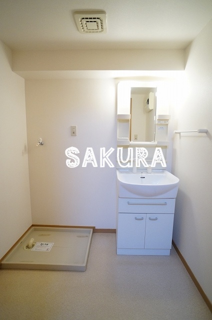 洗面設備　身支度に便利な洗面台！