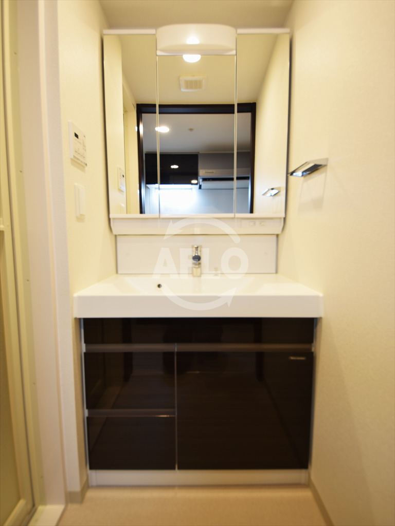 洗面設備　エステムコート難波WEST-SIDEVアジュール　独立洗面台