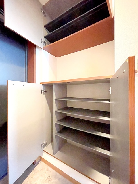 その他設備　シューズボックス