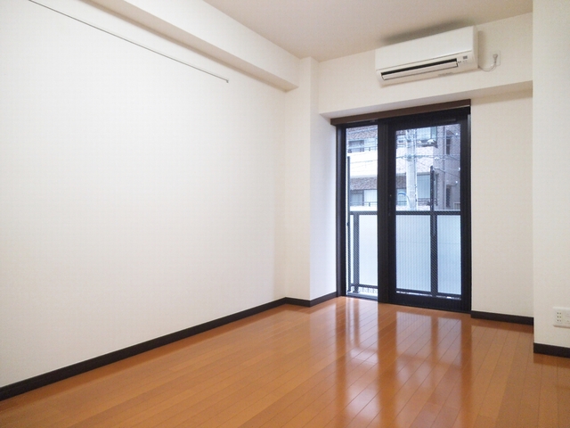 居室・リビング　西向きです☆