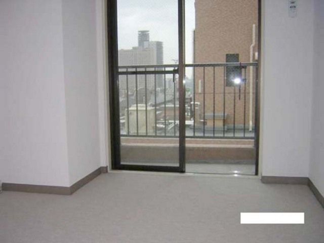 居室・リビング　角部屋２面採光の居室☆