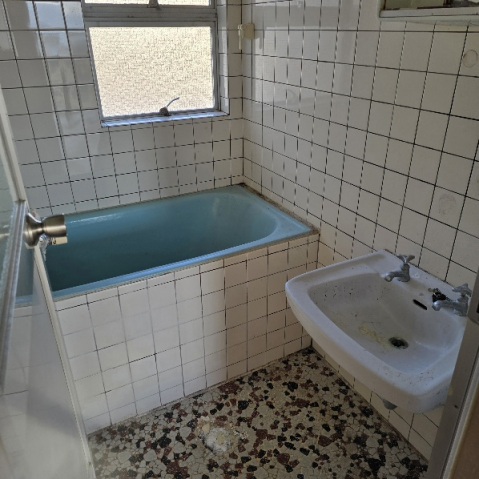 バス・シャワールーム　お風呂に窓があります