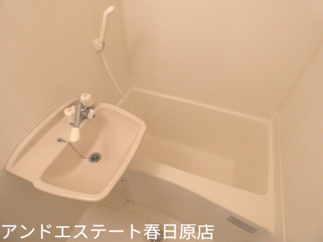 バス・シャワールーム　ワイドな浴槽