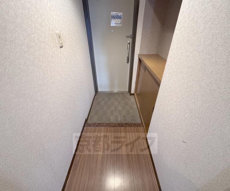 その他部屋・スペース　清潔感があるスッキリ廊下です。