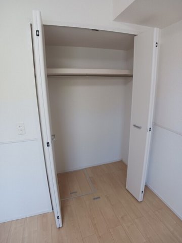 収納　【ＡＲＭＡＧＮＡＣ　Ｂ】たっぷりとした収納スペースです