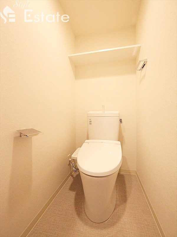 トイレ　温水洗浄便座