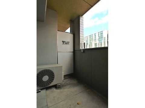 バルコニー　洗濯物はこちらへ