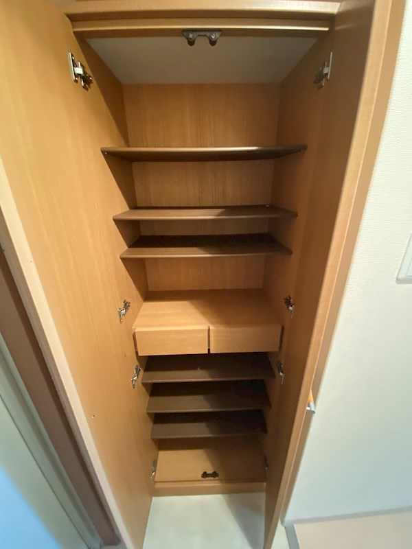 玄関　違うお部屋の写真です。ご参考までに