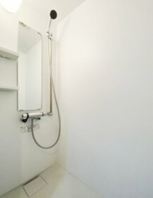 バス・シャワールーム　シャワールーム・室内参考写真