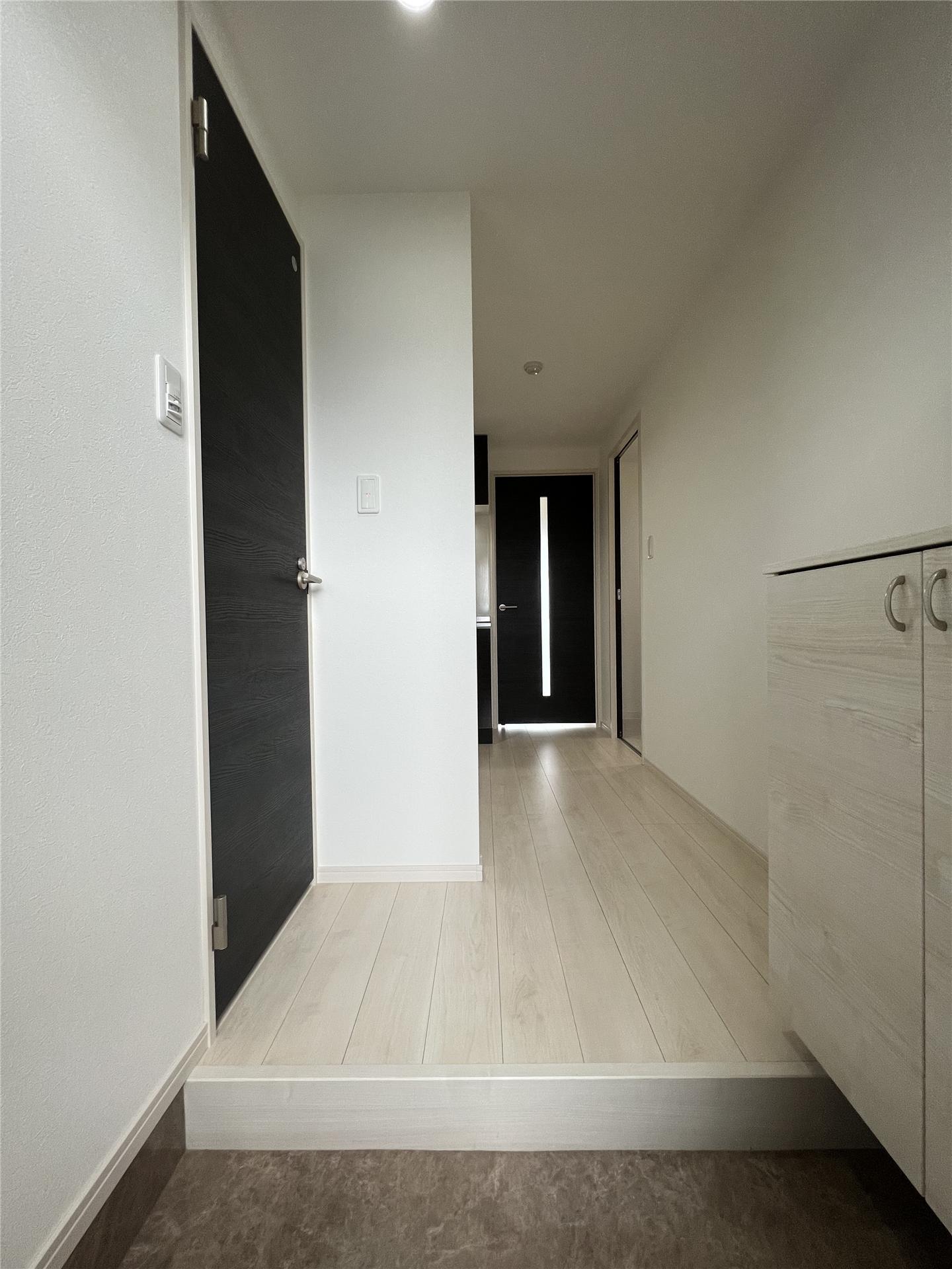 玄関　同タイプ別室の写真です。