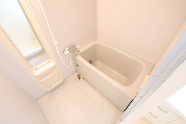 バス・シャワールーム　※別室の参考写真の為、現況優先です。