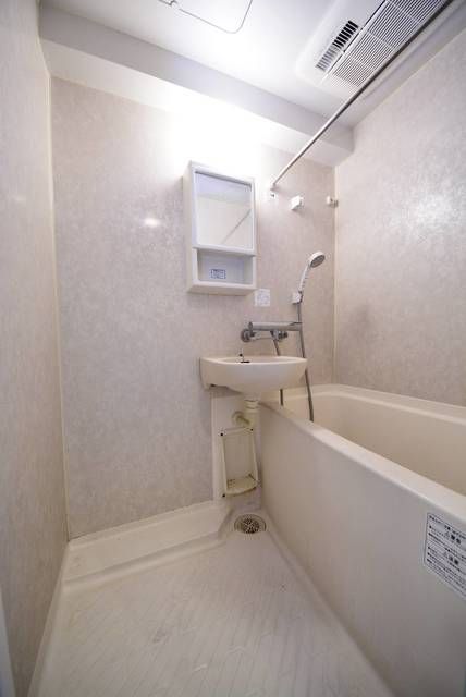 バス・シャワールーム　※別部屋参考写真