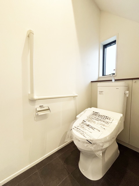 トイレ　～一人の時間も大切にっ～