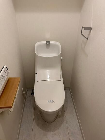 トイレ　別号室参考写真です