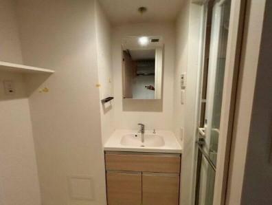 洗面設備　嬉しい独立洗面台付き。