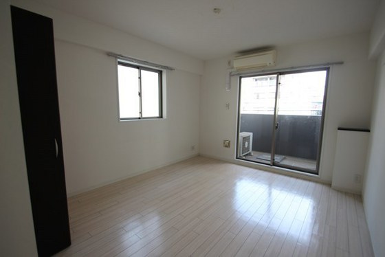 居室・リビング　※別部屋の写真です